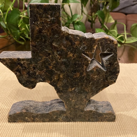 Granite Texas - Cut with Water Jet - Picture 2 of 11
